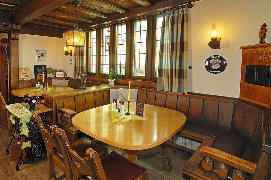 Dreis-Brück Beim Holzschnitzer酒店 外观 照片