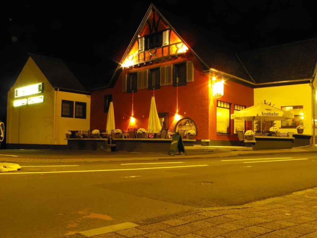 Dreis-Brück Beim Holzschnitzer酒店 外观 照片